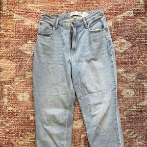 Abercrombie and Fitch 90’s Straight High Rise Denim